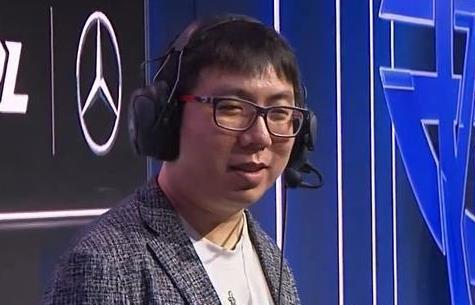 万江双节电竞赛事点燃商圈活力