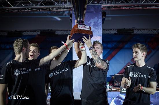 2025英雄联盟手游季中嘉年华精彩落幕