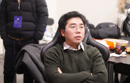 揭示AI繁荣背后的云收入秘密与循环计账游戏